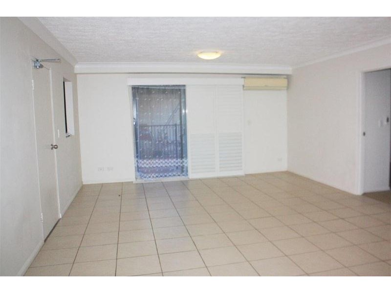 1/10-12 Darrambal Street, Chevron Island QLD 4217