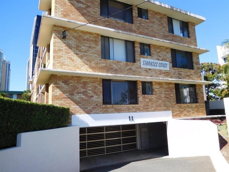 11 Stanhill Drive, Chevron Island QLD 4217