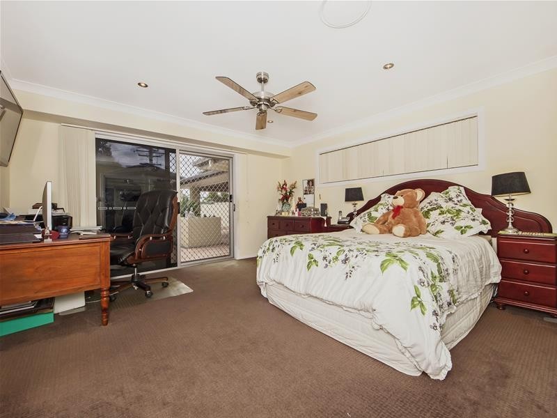 2 Etna Street, Isle Of Capri QLD 4217