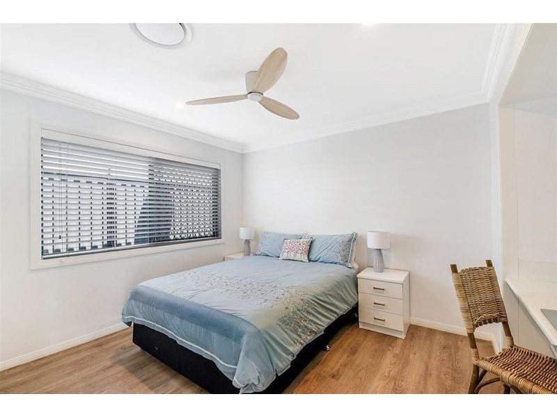 9 Etna Street, Isle Of Capri QLD 4217