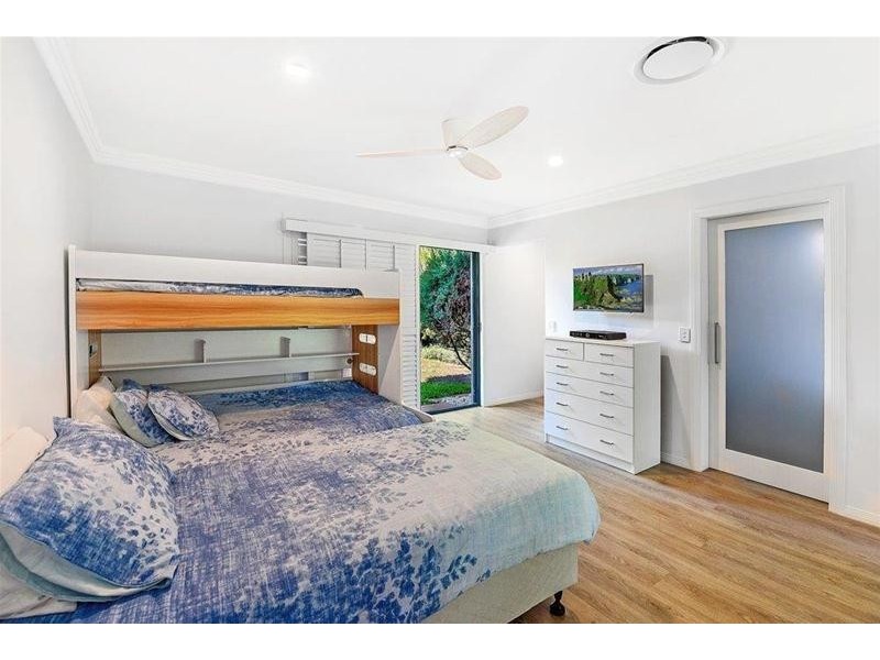 9 Etna Street, Isle Of Capri QLD 4217