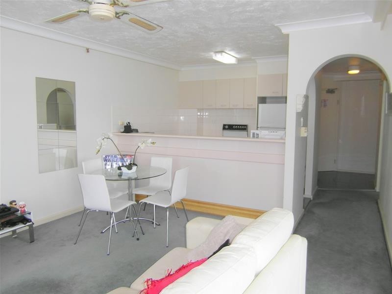 18 Hanlan Street “Beachcomber”, Surfers Paradise QLD 4217