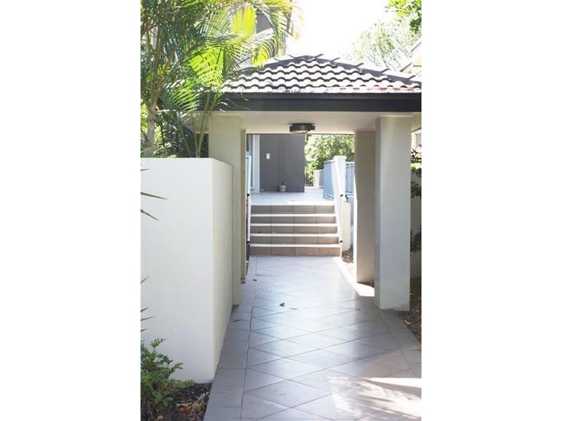 5/131 Muir Street, Labrador QLD 4215