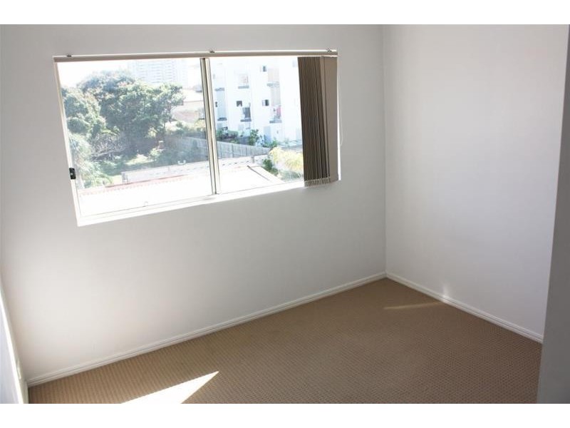 5/131 Muir Street, Labrador QLD 4215