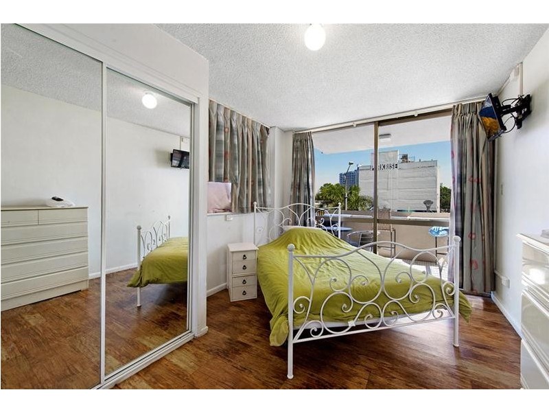 21/3049 Surfers Paradise Boulevard, Surfers Paradise QLD 4217