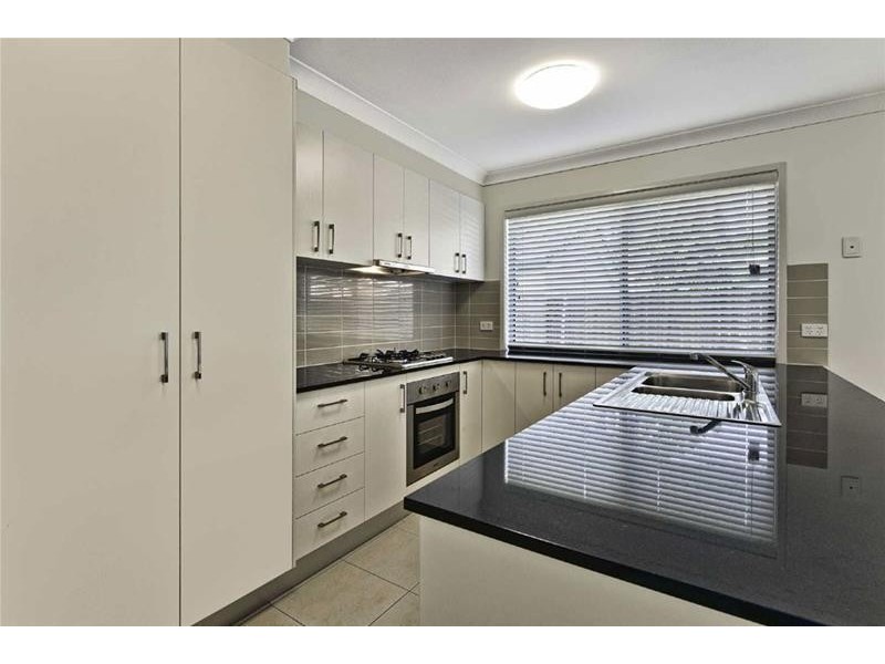 2/119 Eugaree Street, Southport QLD 4215