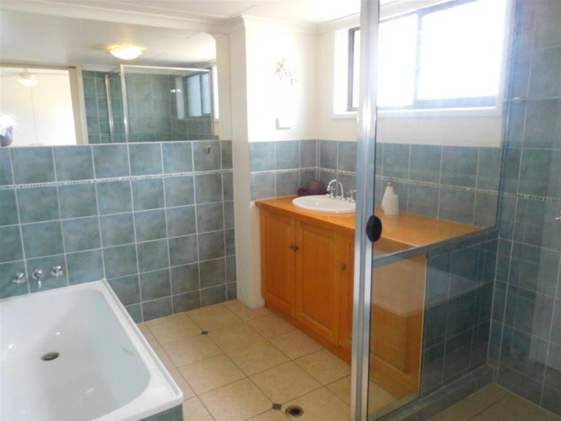 6/250 Marine Parade, Labrador QLD 4215