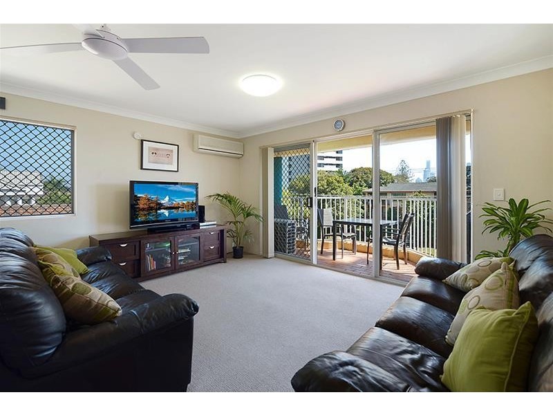 30 Monaco Street “Cascade Gardens Apartments”, Surfers Paradise QLD 4217