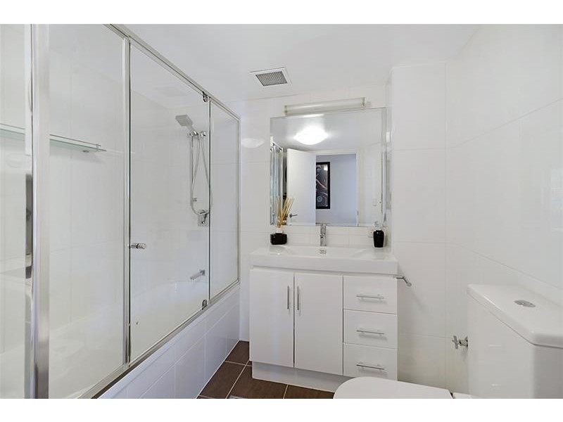 30 Monaco Street “Cascade Gardens Apartments”, Surfers Paradise QLD 4217