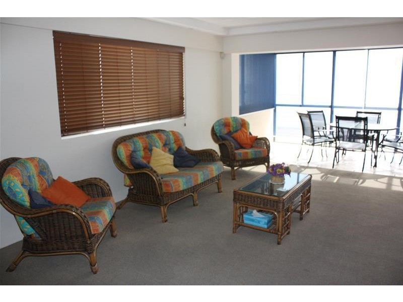 69 Garfield Terrace, Surfers Paradise QLD 4217