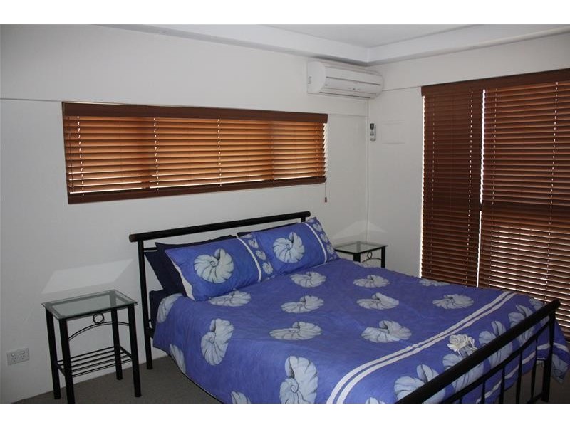 69 Garfield Terrace, Surfers Paradise QLD 4217