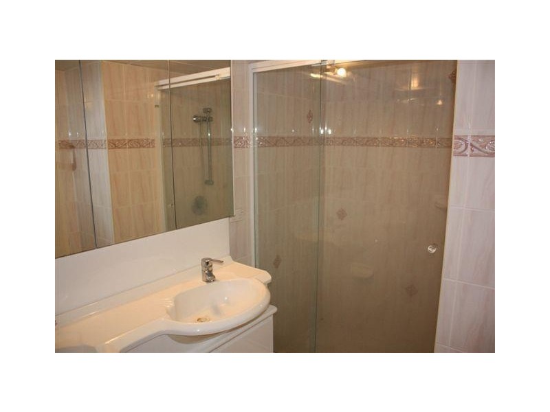 65 Garfield Terrace, Surfers Paradise QLD 4217