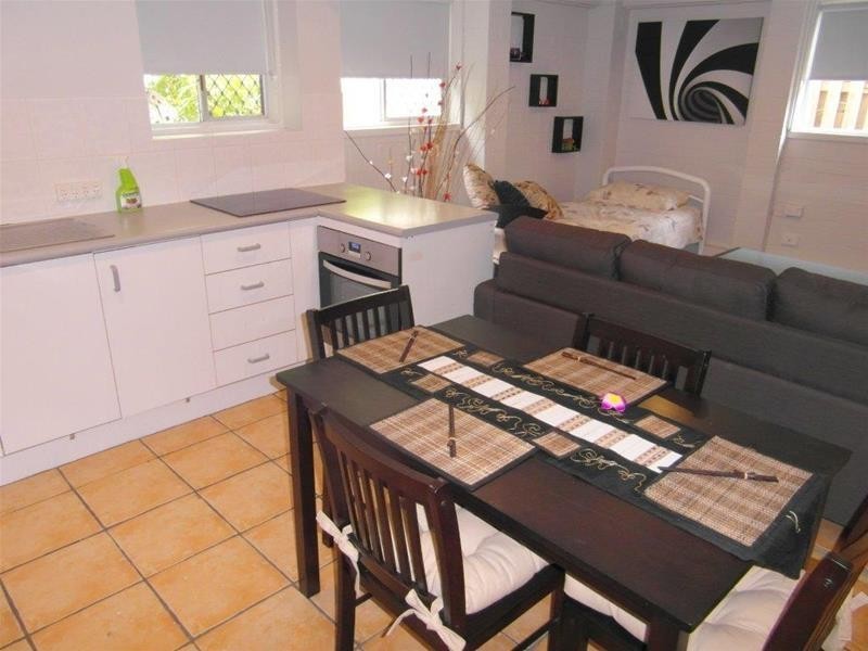 6 Andrews Street, Southport QLD 4215