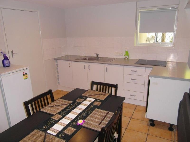 6 Andrews Street, Southport QLD 4215