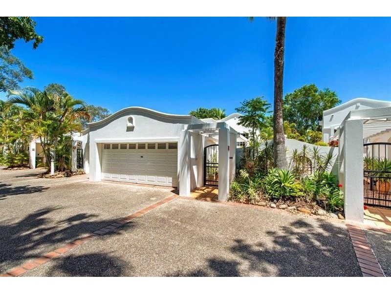 6/100 Cotlew Street East, Southport QLD 4215