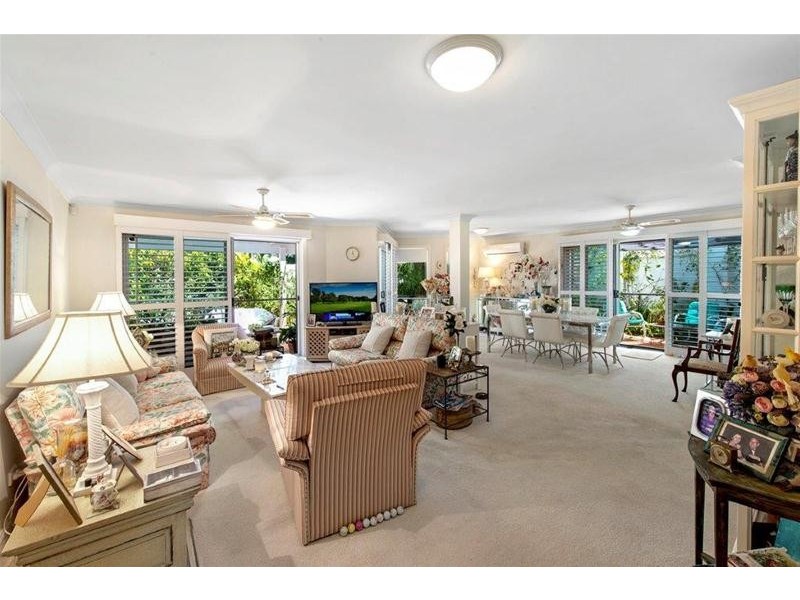 6/100 Cotlew Street East, Southport QLD 4215