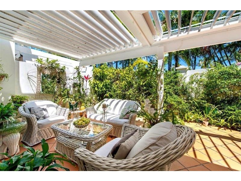 6/100 Cotlew Street East, Southport QLD 4215