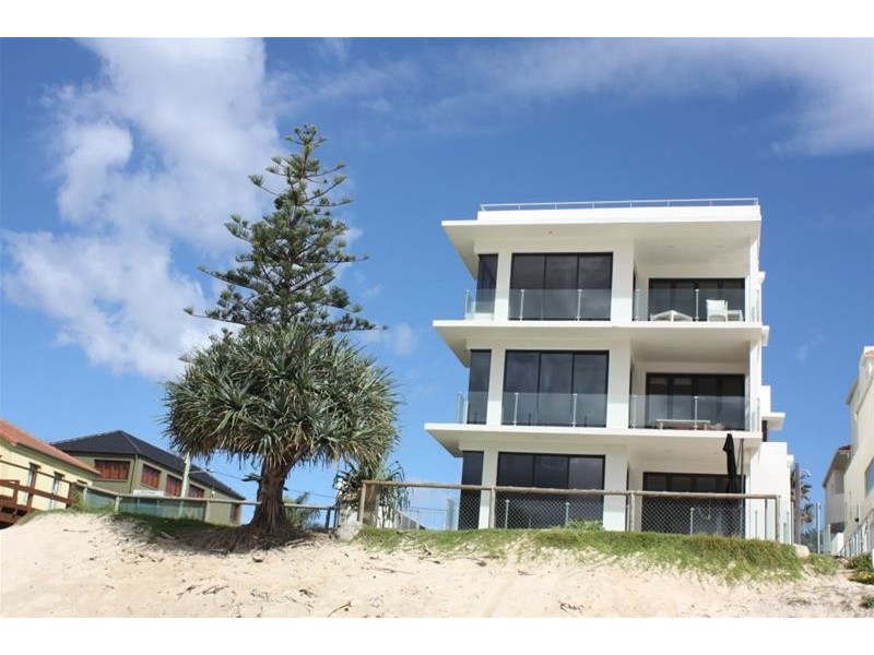 1 Wave Street, Mermaid Beach QLD 4218