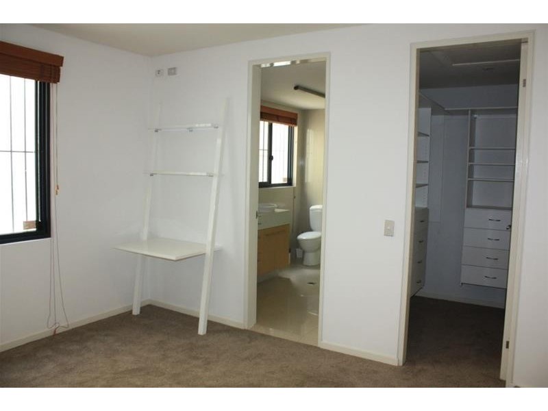 1 Wave Street, Mermaid Beach QLD 4218