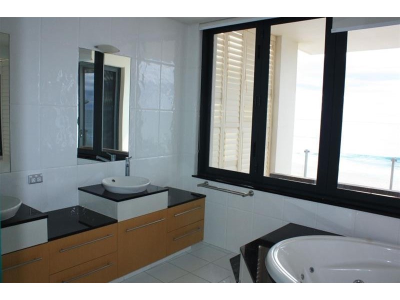 1 Wave Street, Mermaid Beach QLD 4218