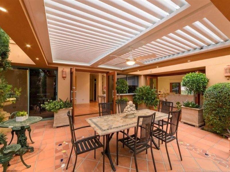 9 Etna Street, Isle Of Capri QLD 4217