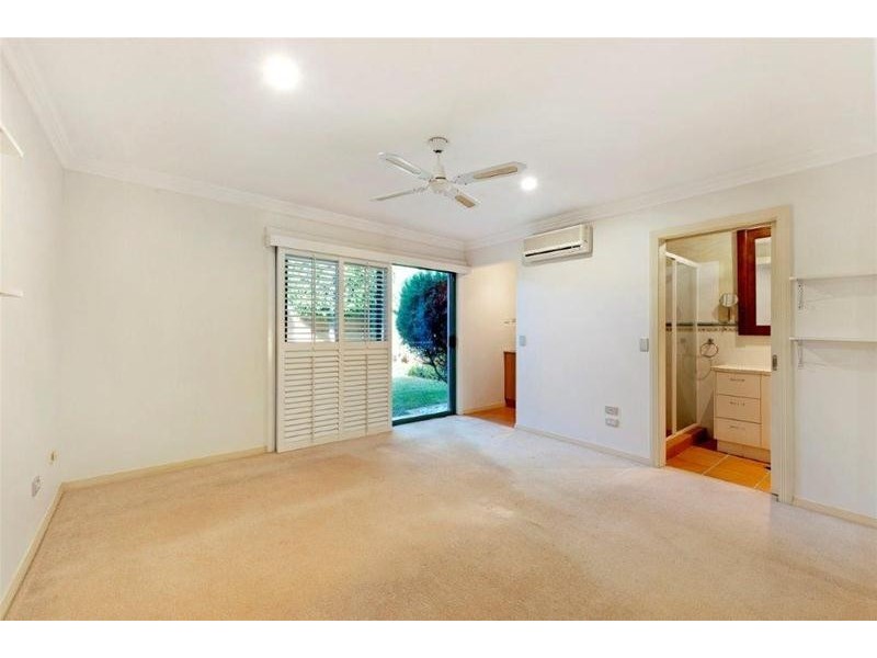 9 Etna Street, Isle Of Capri QLD 4217