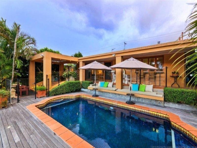 9 Etna Street, Isle Of Capri QLD 4217