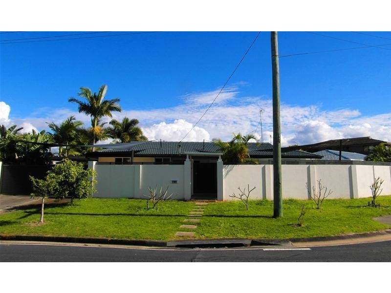 77 Savoy Drive, Broadbeach Waters QLD 4218