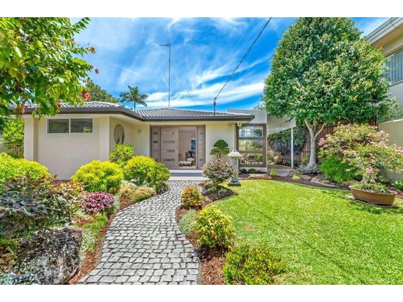 27 Coogeen Street, Sorrento QLD 4217