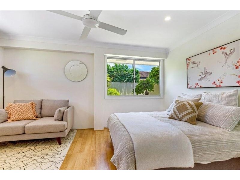 27 Coogeen Street, Sorrento QLD 4217