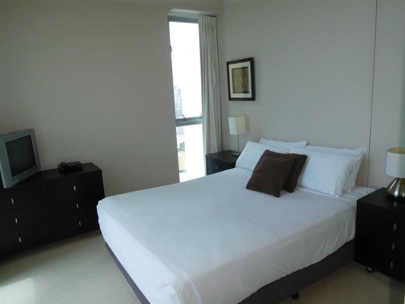 23 Ferny Avenue, Surfers Paradise QLD 4217