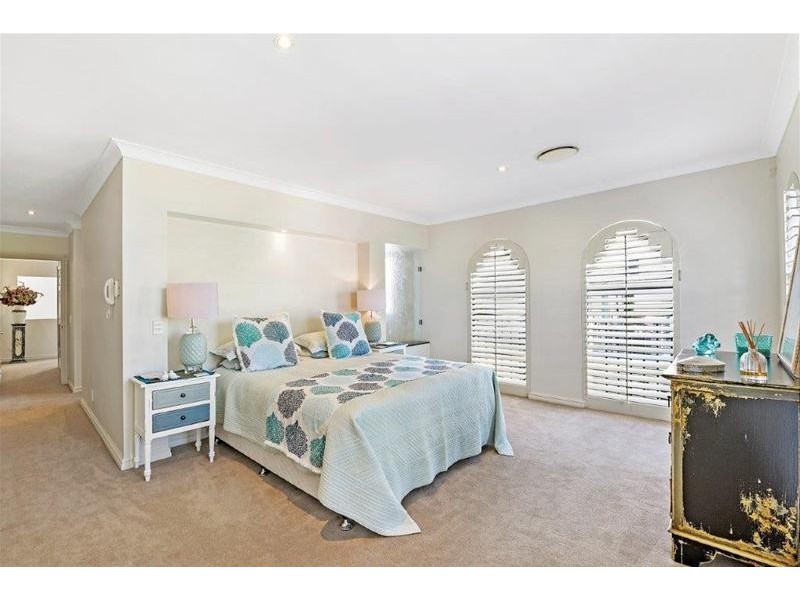 2/49 Cronin Avenue, Main Beach QLD 4217