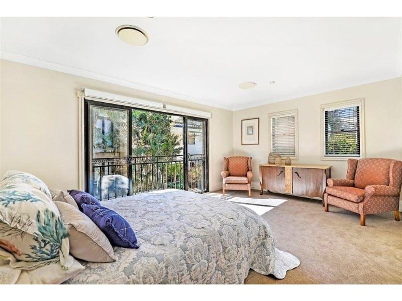 2/49 Cronin Avenue, Main Beach QLD 4217