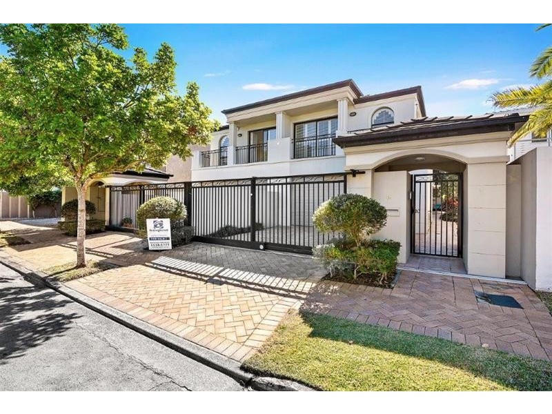 2/49 Cronin Avenue, Main Beach QLD 4217