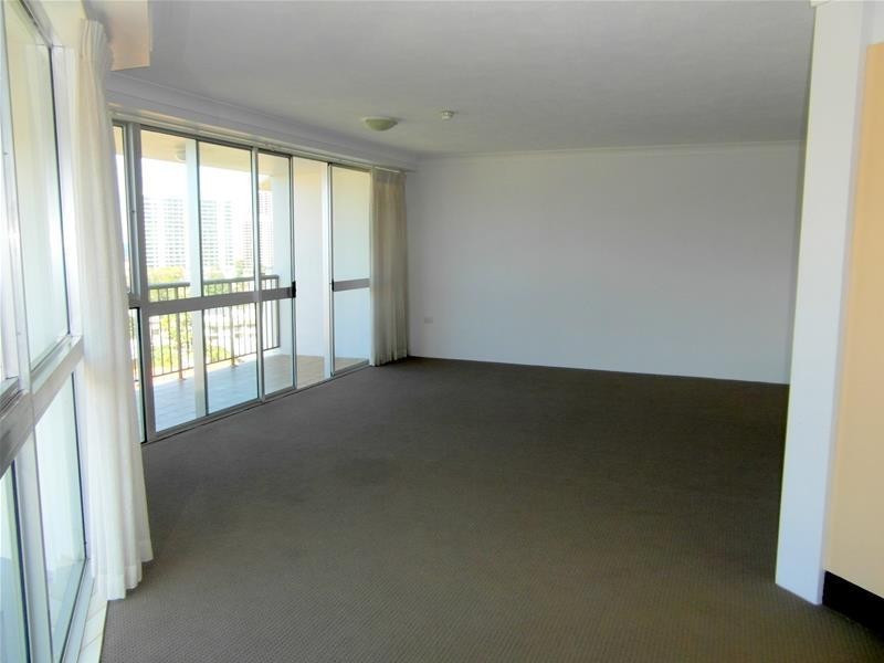 21 Peninsular Drive ‘Edgewater Gardens’, Surfers Paradise QLD 4217