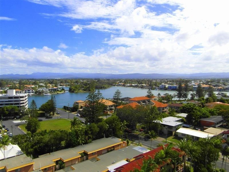 21 Peninsular Drive ‘Edgewater Gardens’, Surfers Paradise QLD 4217