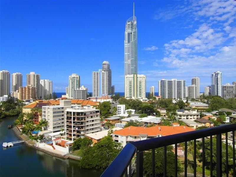 21 Peninsular Drive ‘Edgewater Gardens’, Surfers Paradise QLD 4217