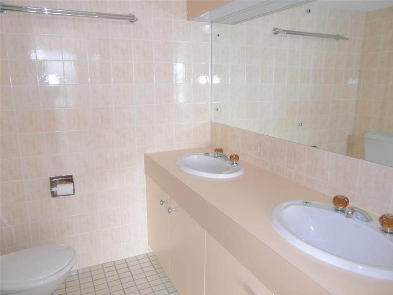 21 Peninsular Drive ‘Edgewater Gardens’, Surfers Paradise QLD 4217