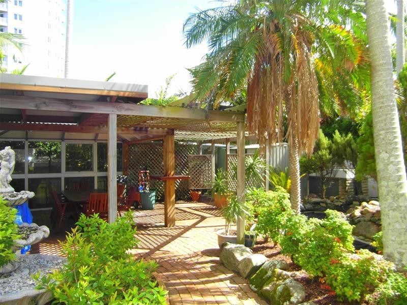 21 Peninsular Drive ‘Edgewater Gardens’, Surfers Paradise QLD 4217