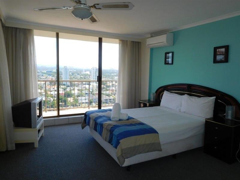 43 Enderley Avenue, Surfers Paradise QLD 4217