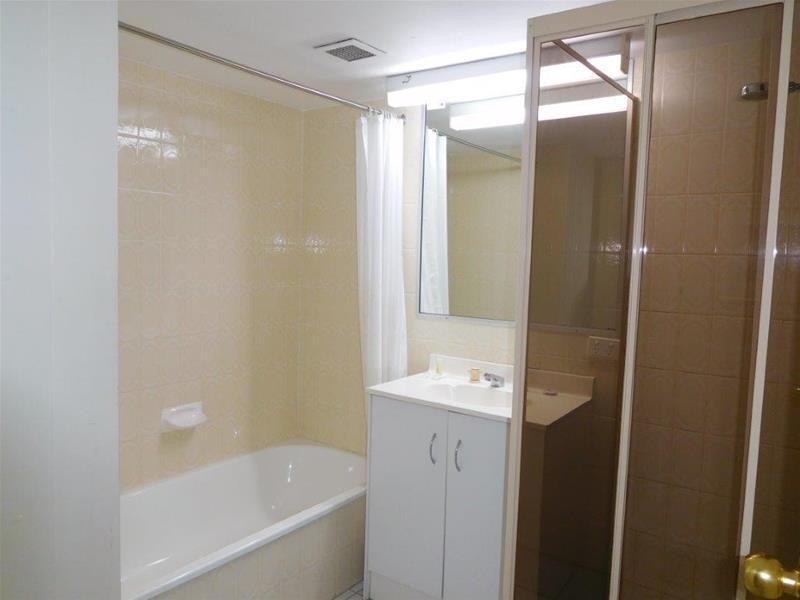 43 Enderley Avenue, Surfers Paradise QLD 4217