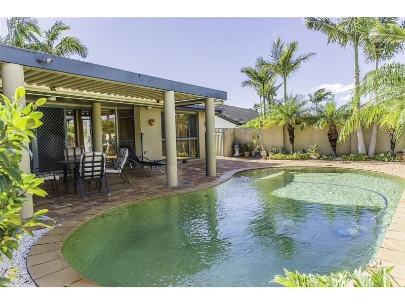 22 Christa Way, Benowa Waters QLD 4217