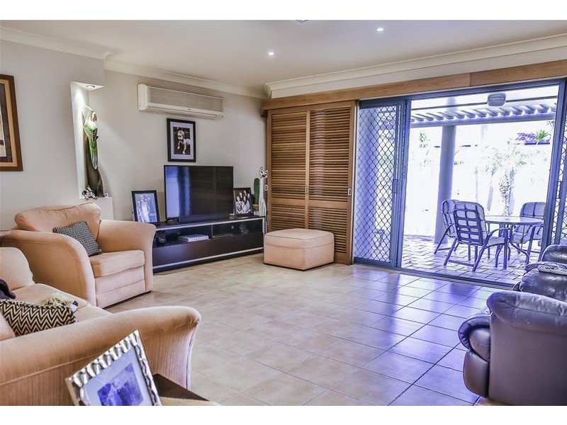 22 Christa Way, Benowa Waters QLD 4217