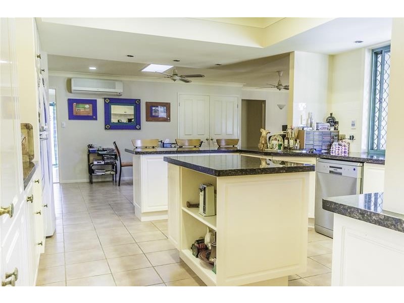 22 Christa Way, Benowa Waters QLD 4217