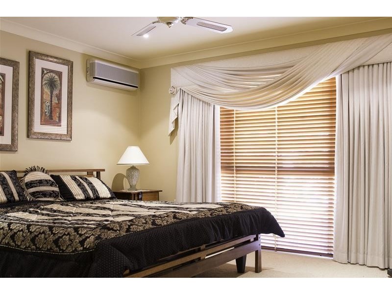 22 Christa Way, Benowa Waters QLD 4217