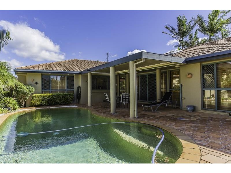 22 Christa Way, Benowa Waters QLD 4217