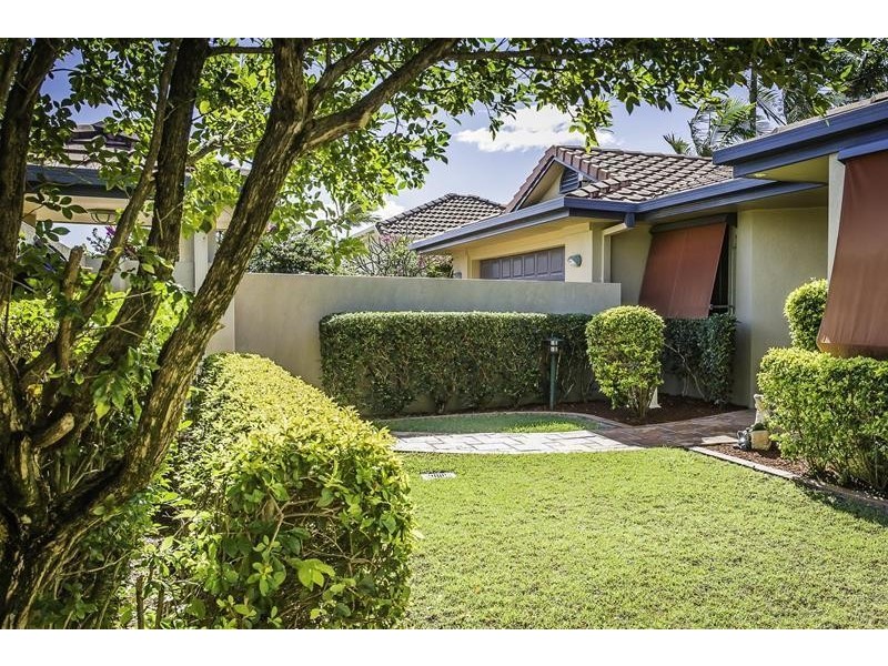 22 Christa Way, Benowa Waters QLD 4217