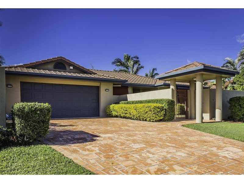 22 Christa Way, Benowa Waters QLD 4217