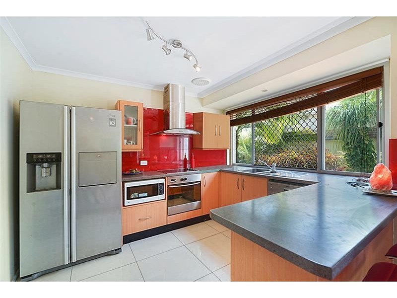 25 Mackay Close, Sorrento QLD 4217