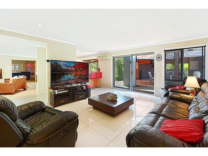 25 Mackay Close, Sorrento QLD 4217